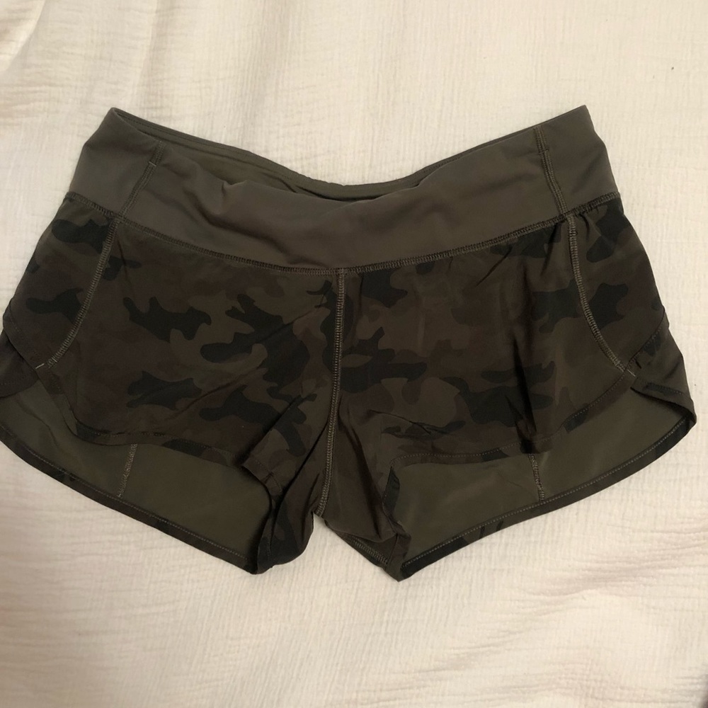 Lululemon speed up shorts. 2.5” inseam. Size 6